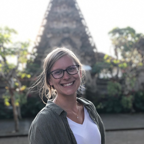 Meet your Posher, Audrey - Picture 3 of 4